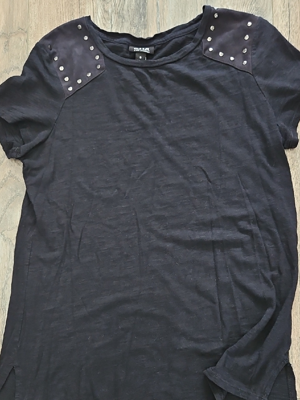 A.N.A. Black Stud Shoulder Tee Soft